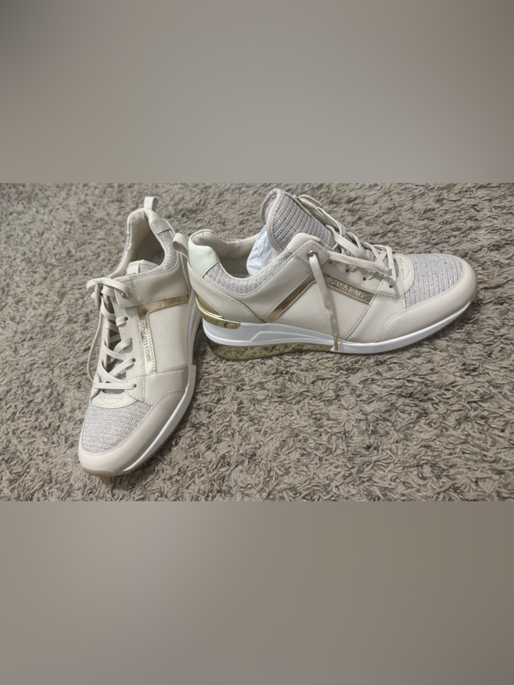 💛NWOT Michael Kors Georgie Trainer Sneakers Beige Gold Chain NWOT Size 9.5💛